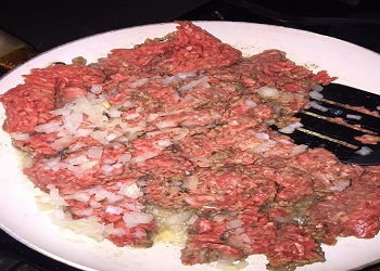 ground beef cooked with onions